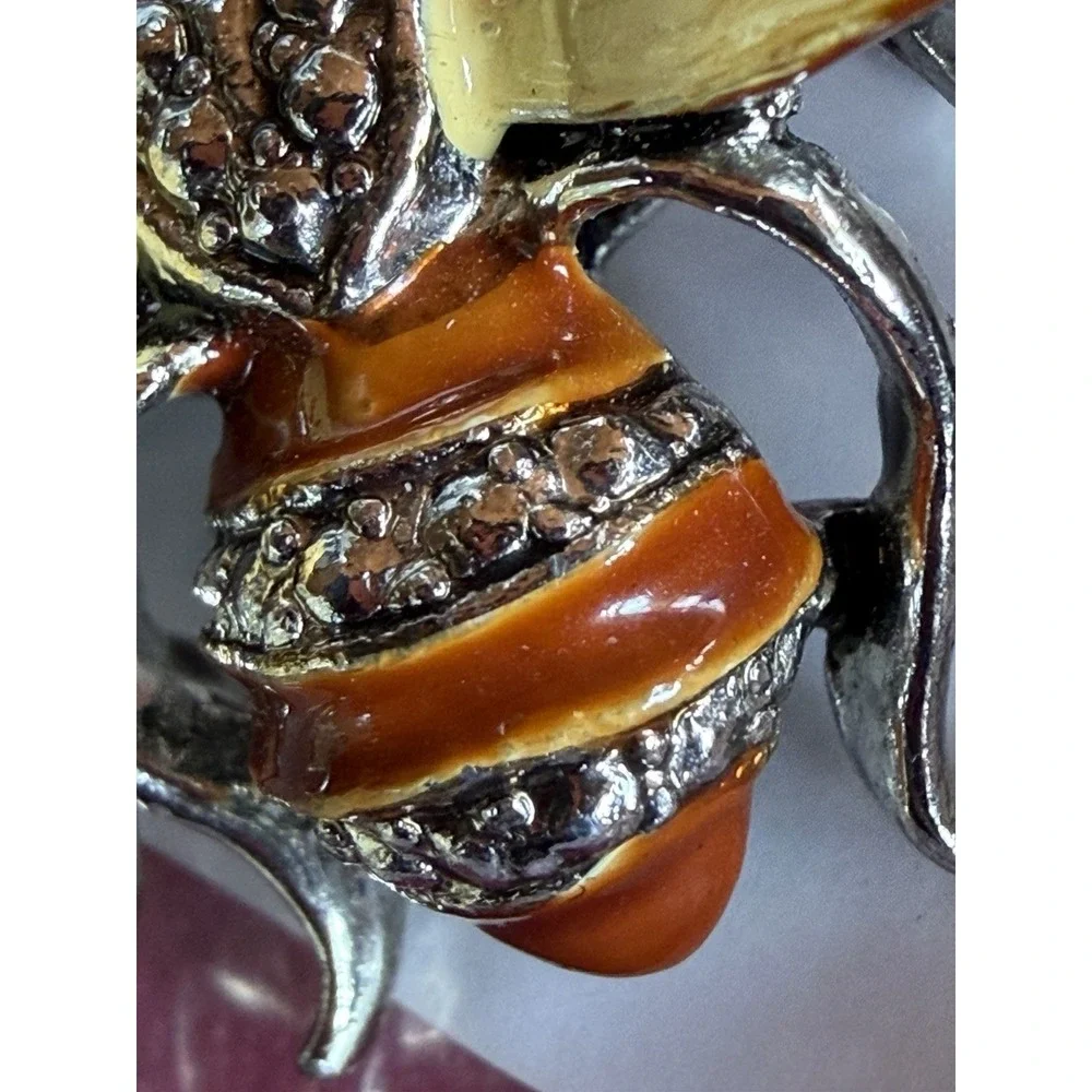 N/A whimsical bee
